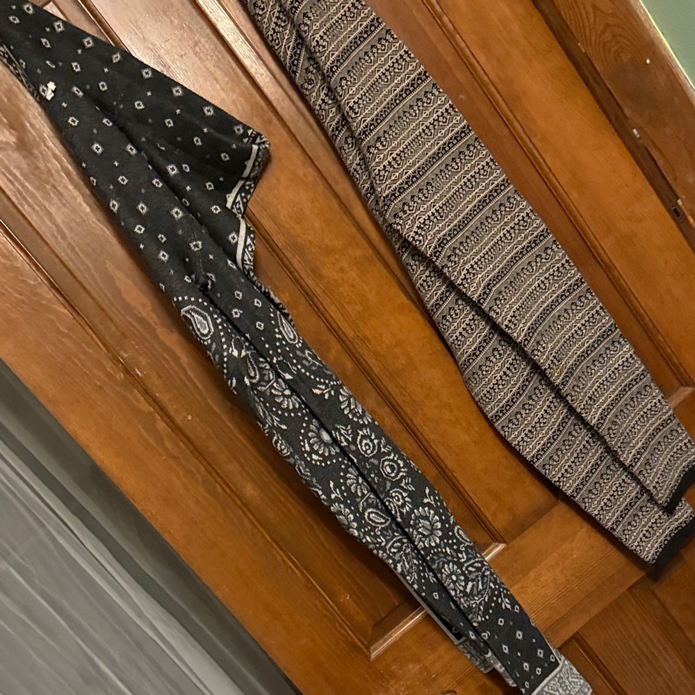 Black and cream Patterned tights/leggings